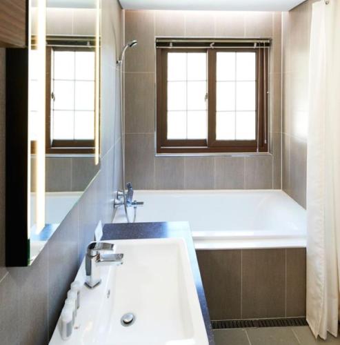 hotel thesoom forest