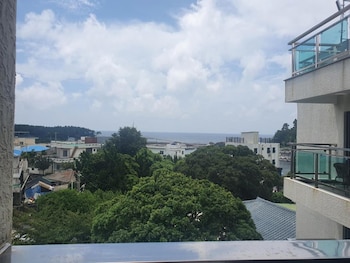cheonjiyeon crystal hotel