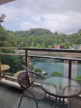 cheonjiyeon crystal hotel
