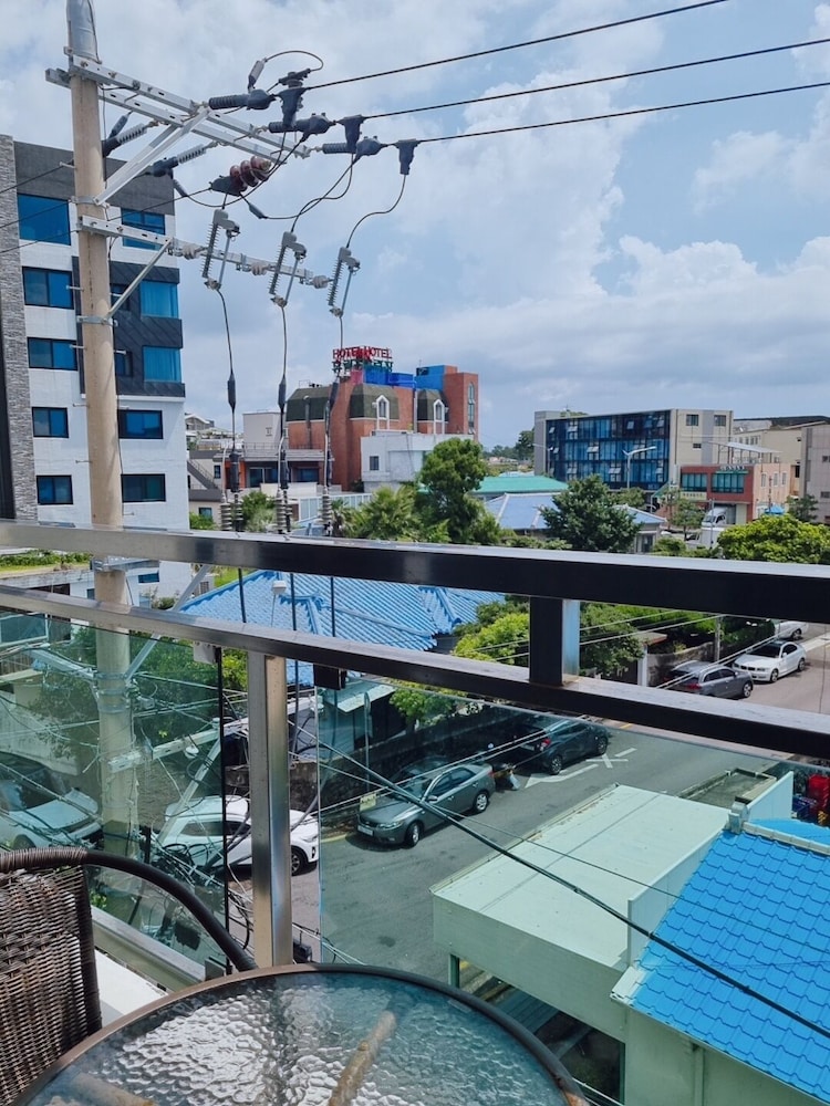 cheonjiyeon crystal hotel