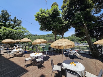 cheonjiyeon crystal hotel