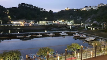 cheonjiyeon crystal hotel