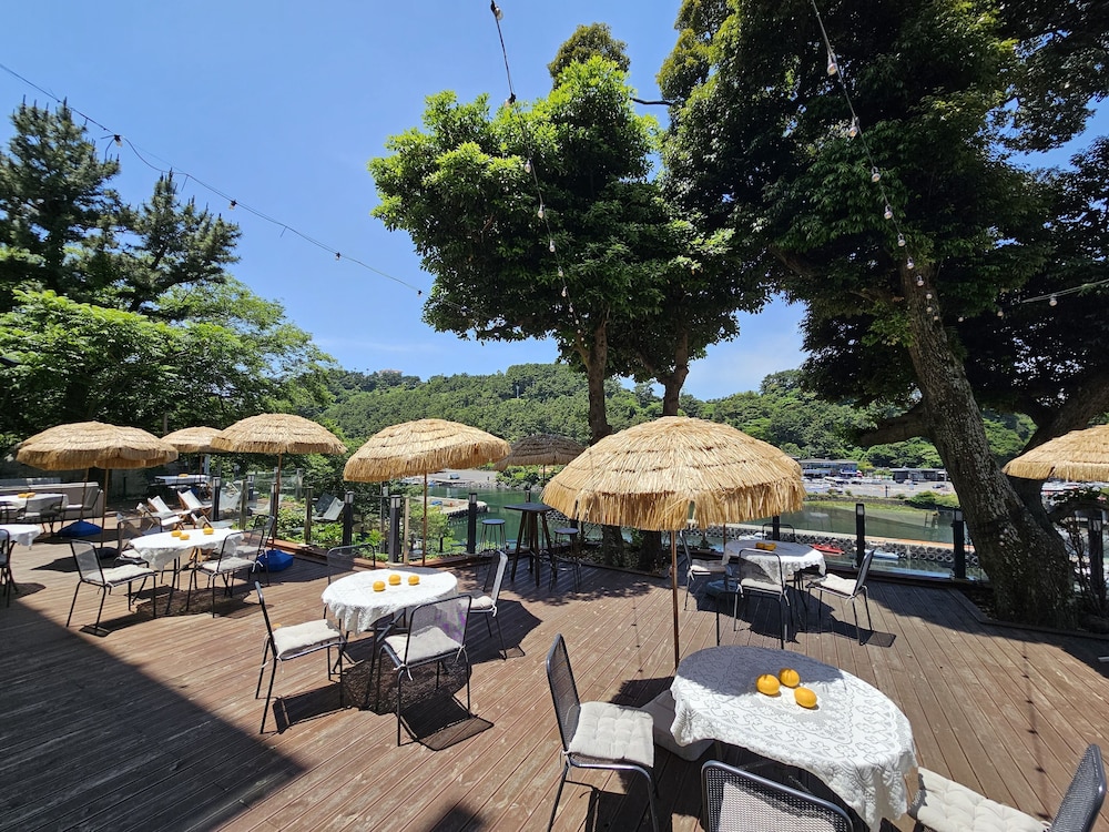cheonjiyeon crystal hotel