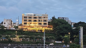 cheonjiyeon crystal hotel