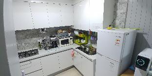 hause itaewon hostel