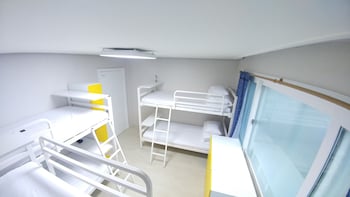 hause itaewon hostel