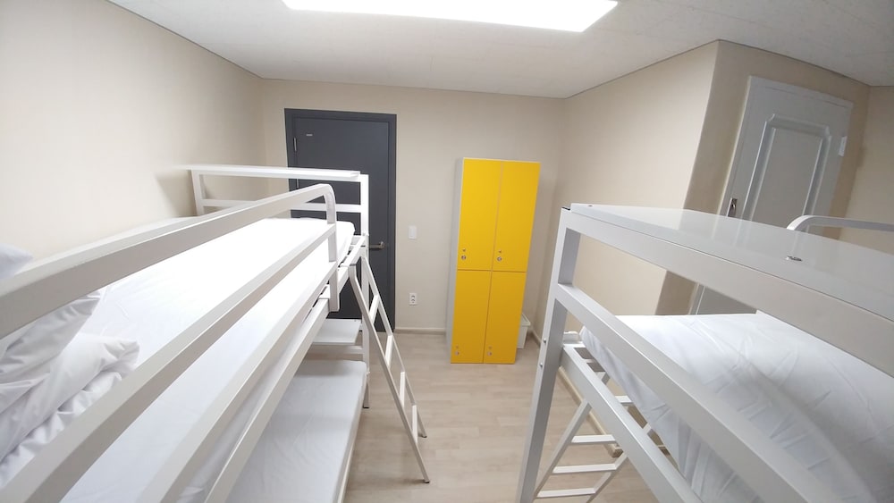 hause itaewon hostel
