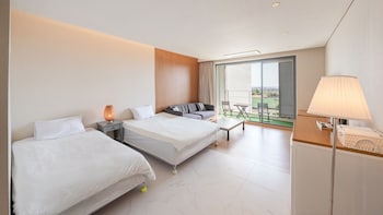 lucid m