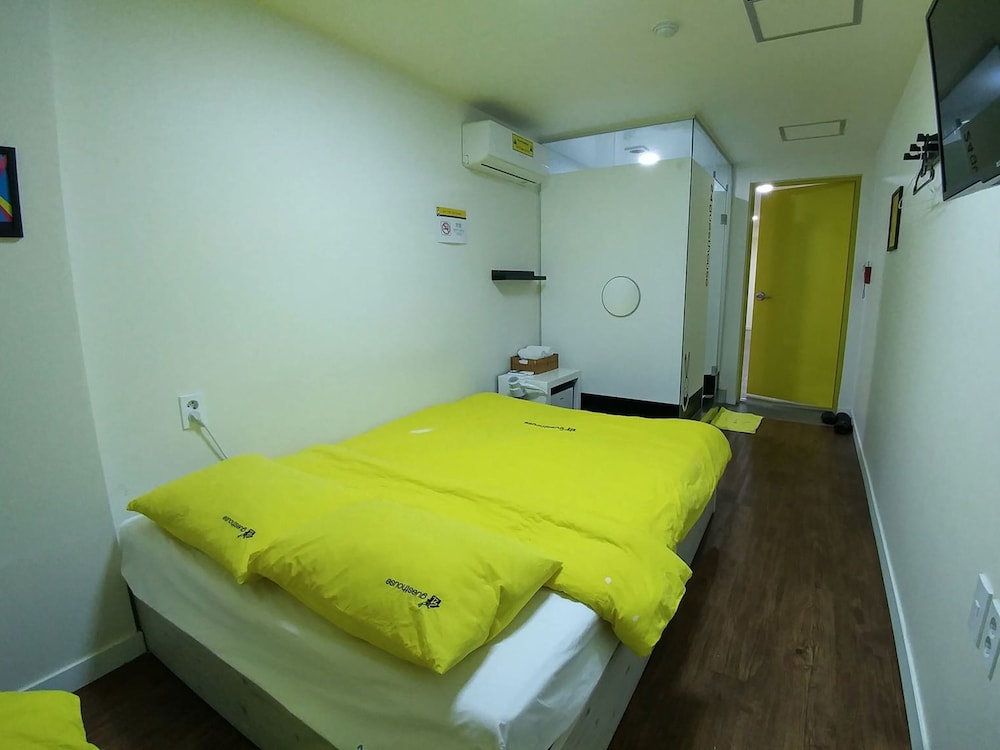 24 guesthouse seoul city hall