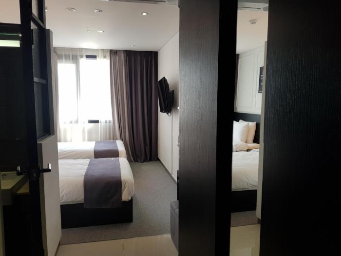 hotel vella suite suwon