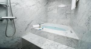 hotel whistlelark bw signature collection