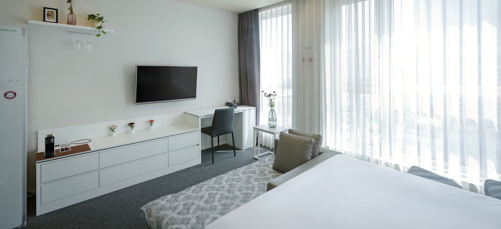 grand city hotel changwon