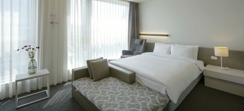 grand city hotel changwon