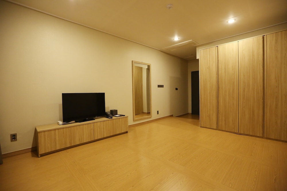 palgong emillia hotel