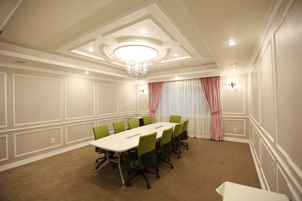 palgong emillia hotel