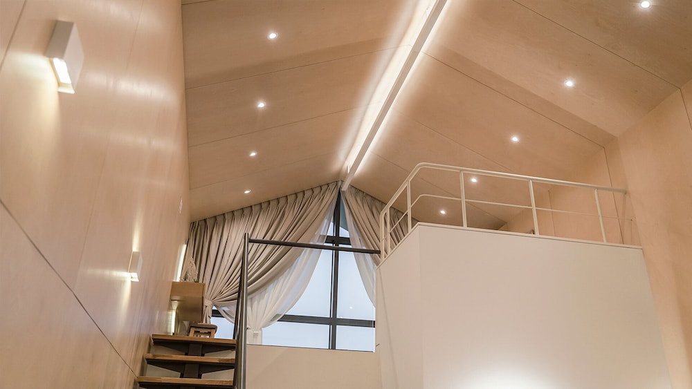 albescent pool villa