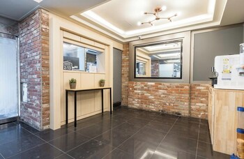 Seven Motel Songjeong,Near Songjeong Beach,2 star