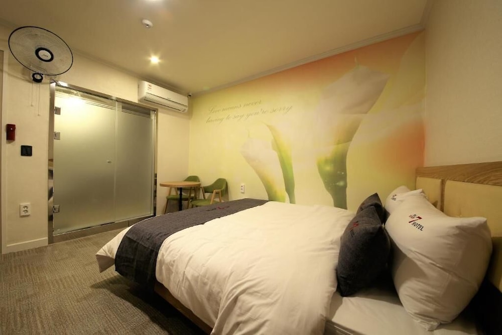 pohang jukdo market the seven