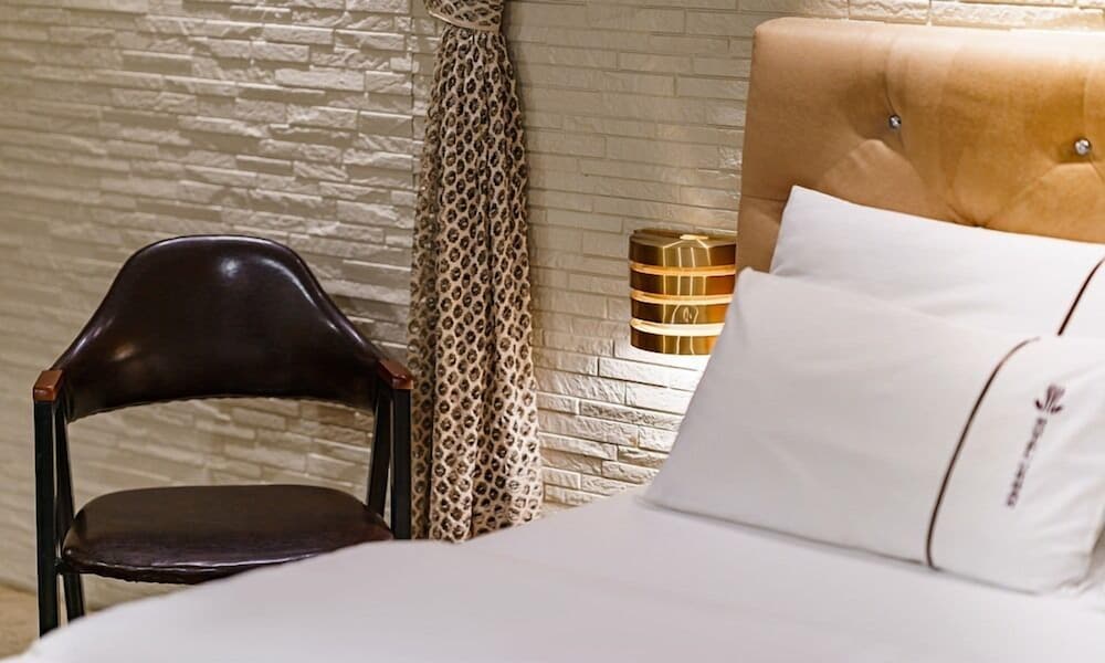 urban hotel and golf