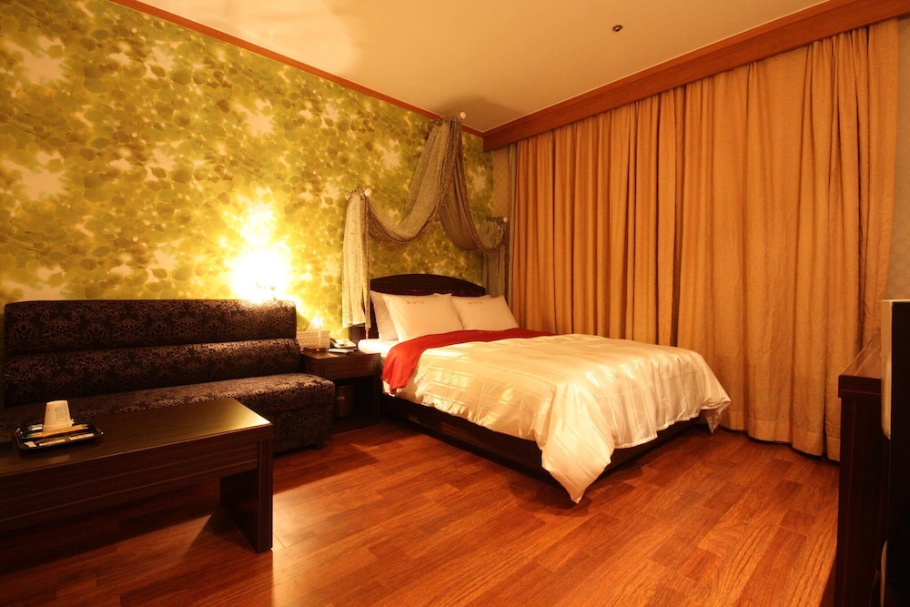 king hotel