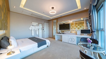 hotel the one yeosu