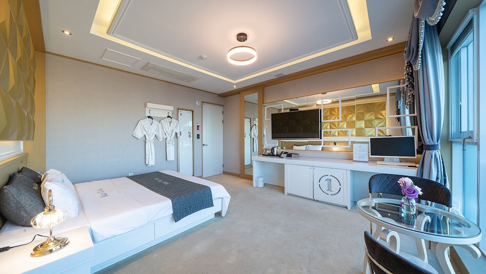 hotel the one yeosu