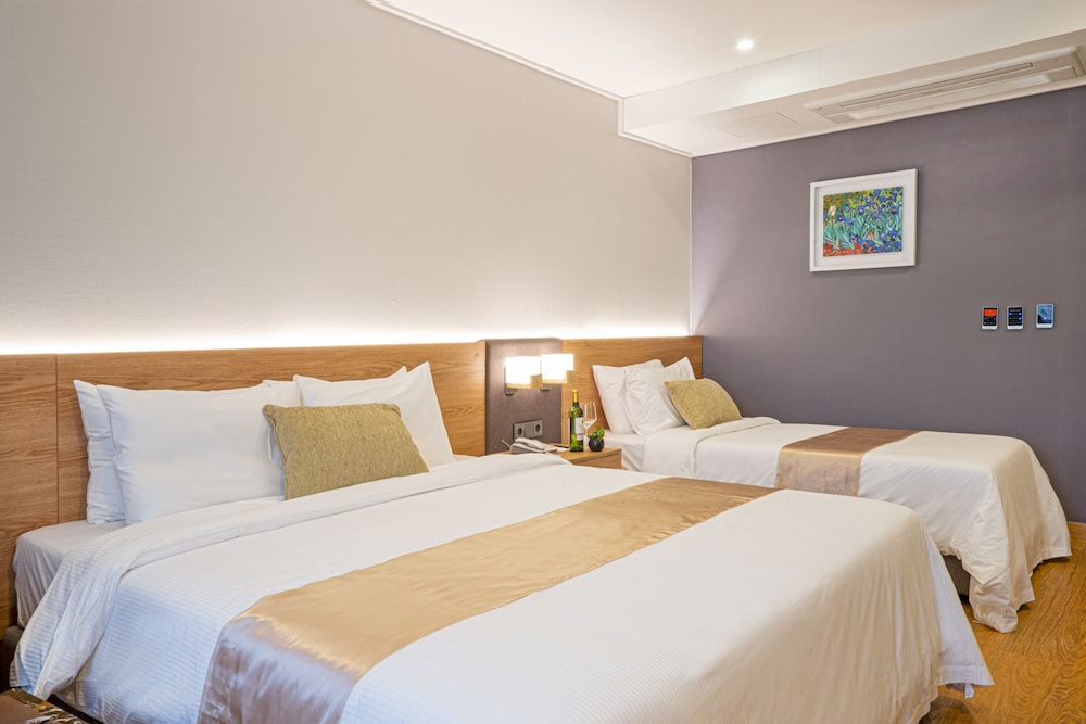 embledon hotel