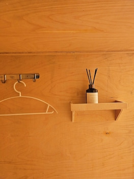 travel light hostel