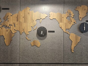 travel light hostel