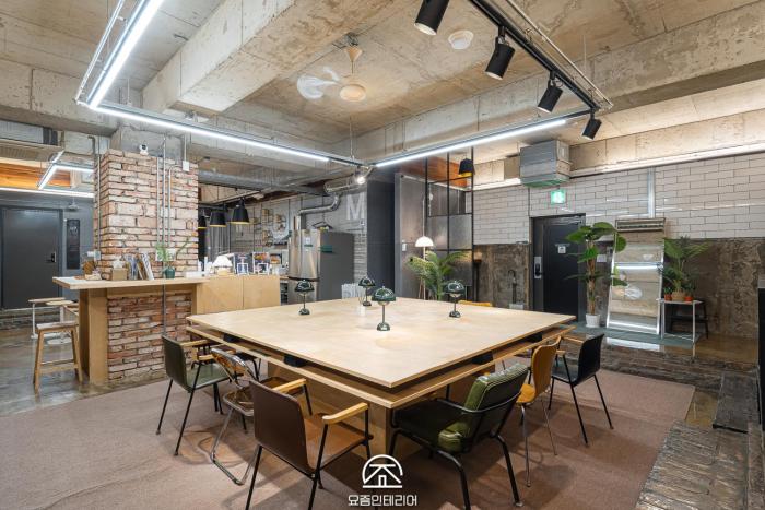 travel light hostel