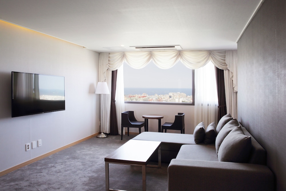 hotel shalom