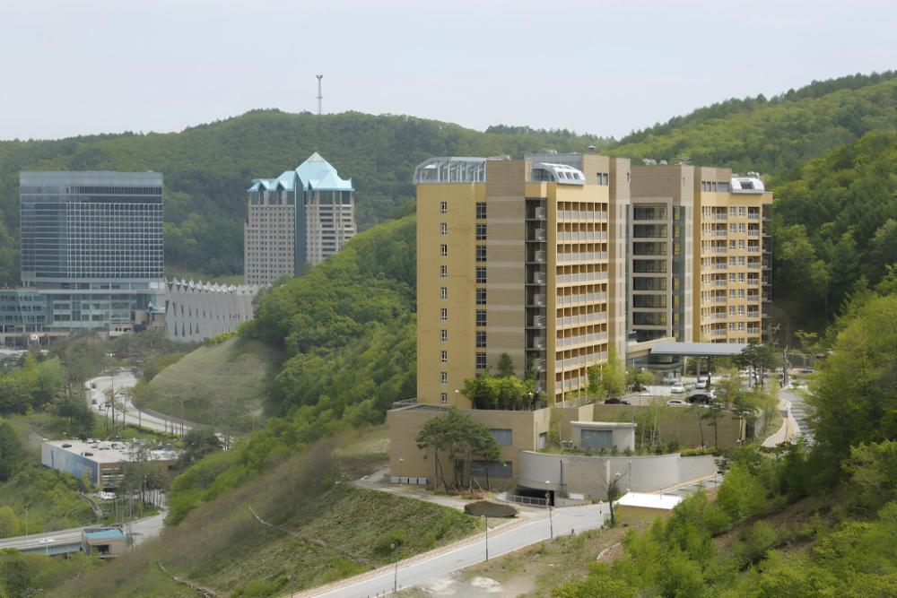 high castle resort