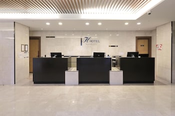 Osong H Hotel Sejong City,On A Lake,4 star