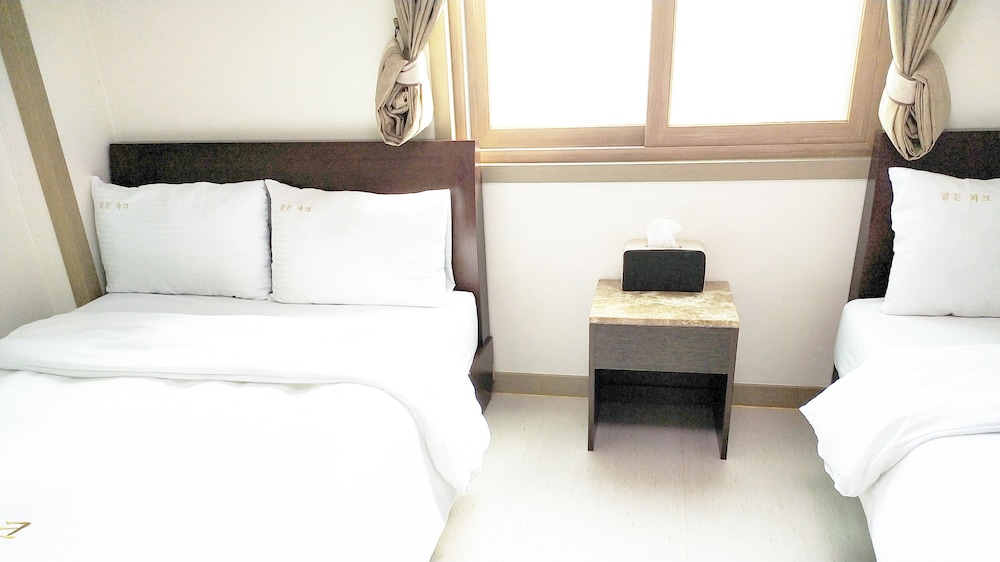 golden park hotel