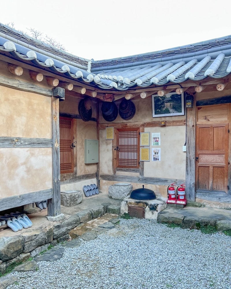 jukheon traditional house