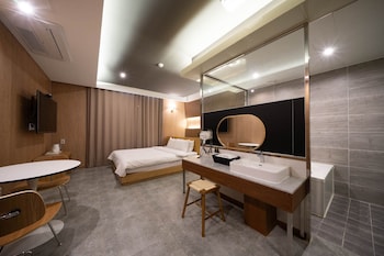 brown dot hotel daegu hyukshin doshi