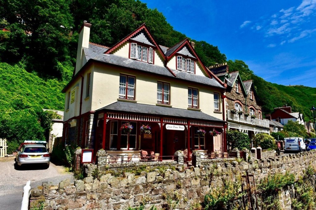 Lorna Doone House,Devon>>Braunton,4 star