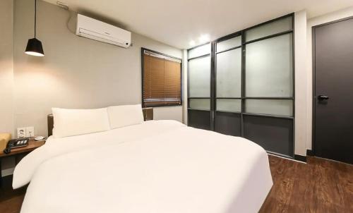 no 25 hotel