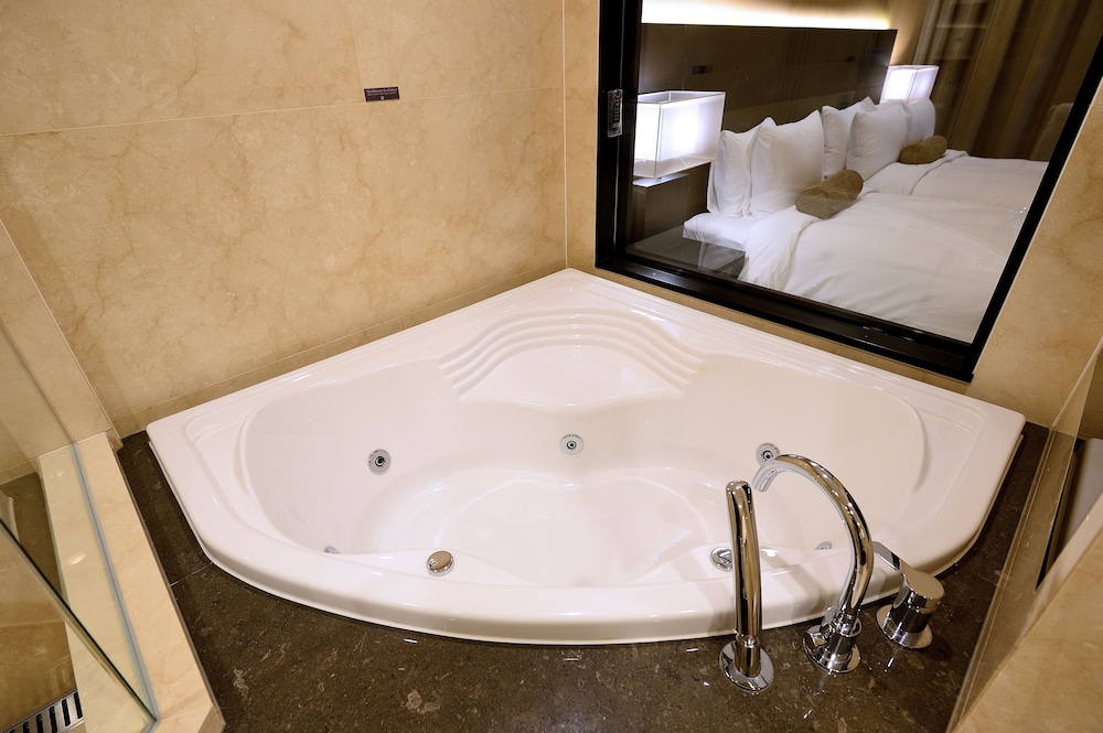 midas hotel and resort