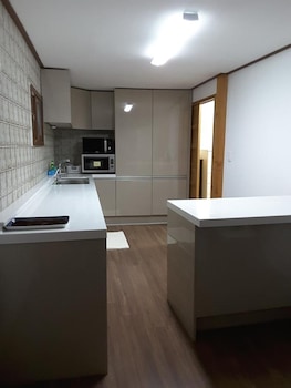 yettle hanok stay