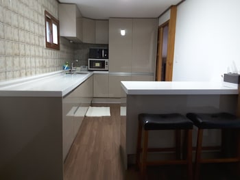 yettle hanok stay