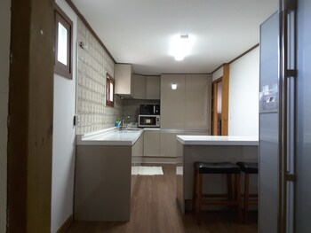 yettle hanok stay