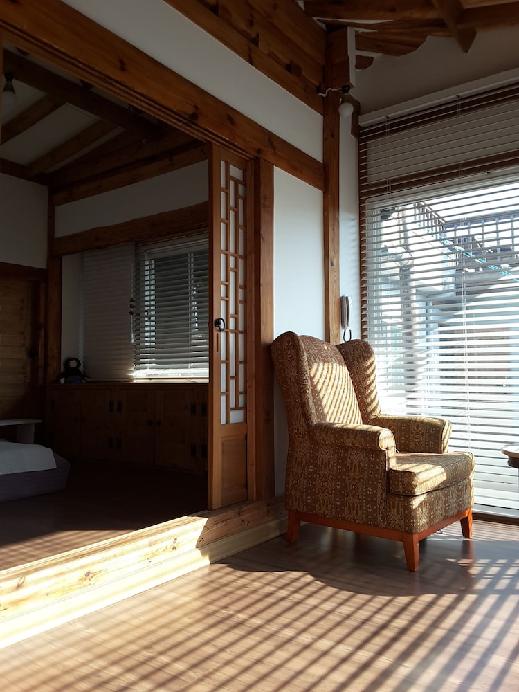 yettle hanok stay
