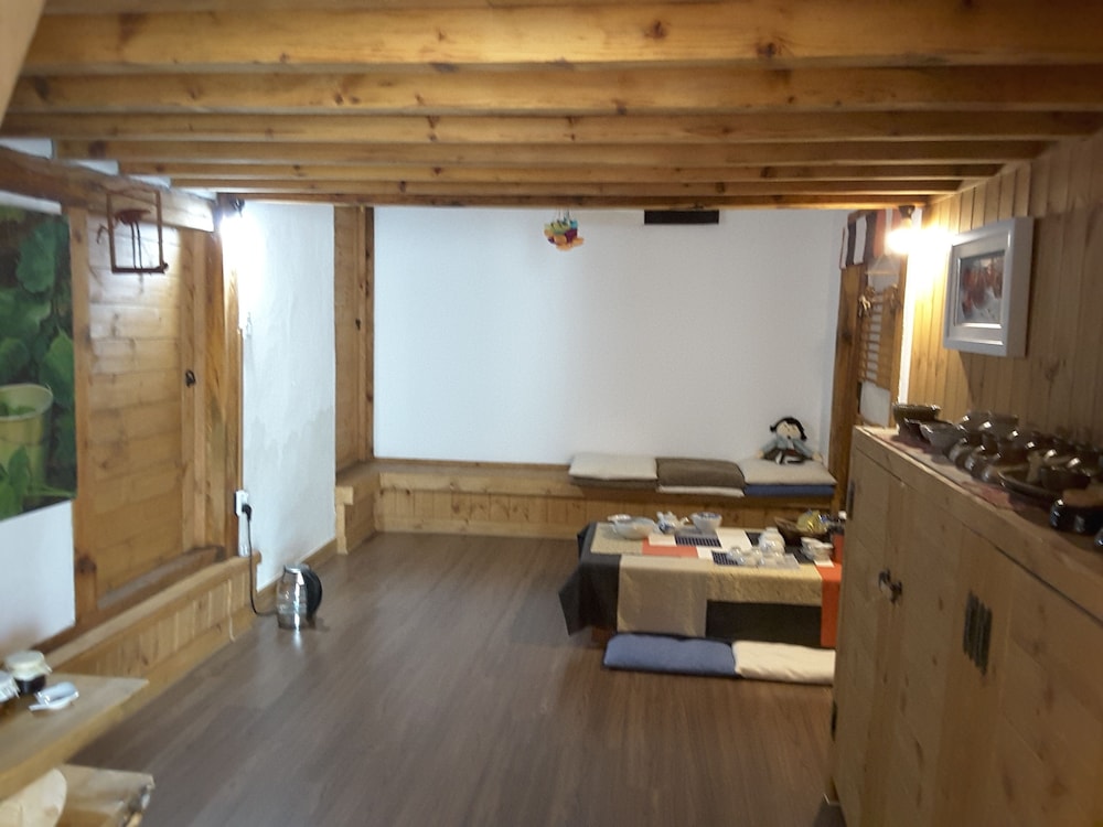 yettle hanok stay
