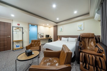 hotel yaja jecheon station