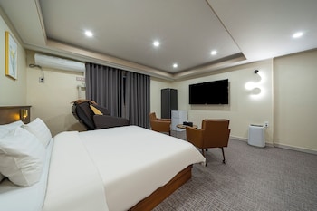 hotel yaja jecheon station