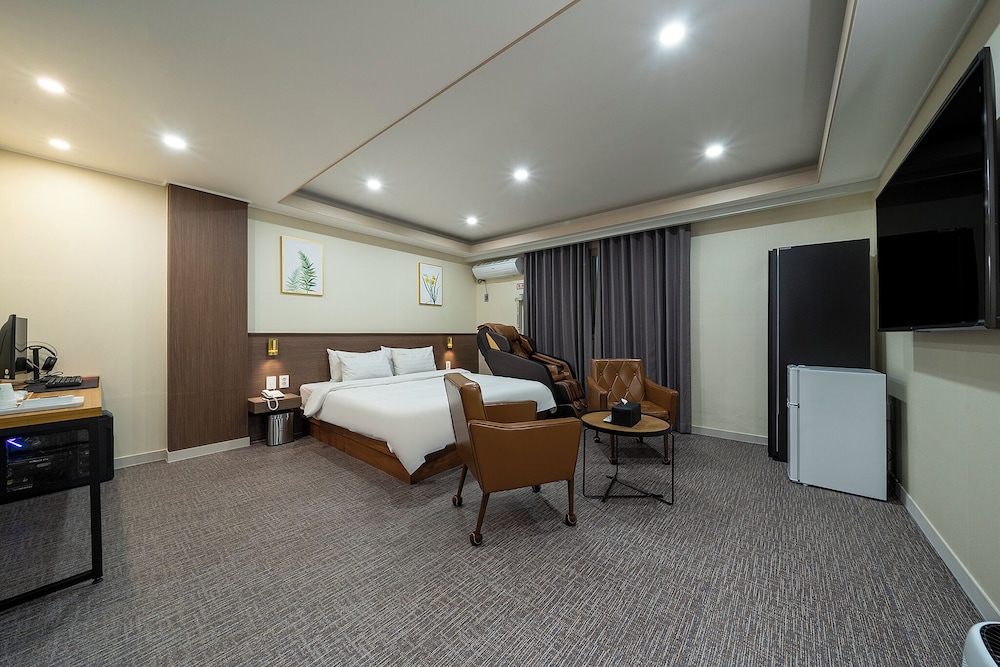 hotel yaja jecheon station