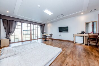 leslie hotel