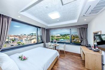 leslie hotel