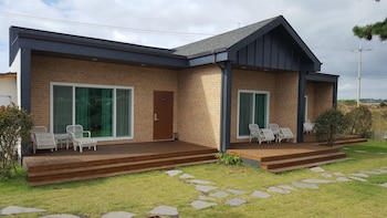 wind jeju cafe and pension